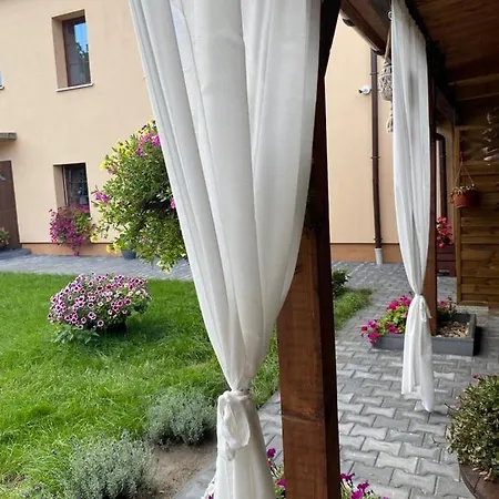 Uroczysko Olesnica Alojamento de Acomodação e Pequeno-almoço 3*