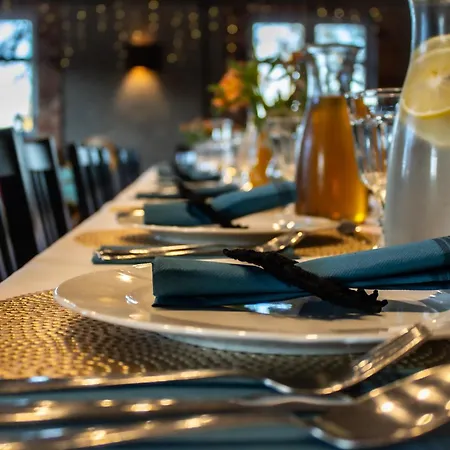Uroczysko Olesnica Bed & Breakfast 3*