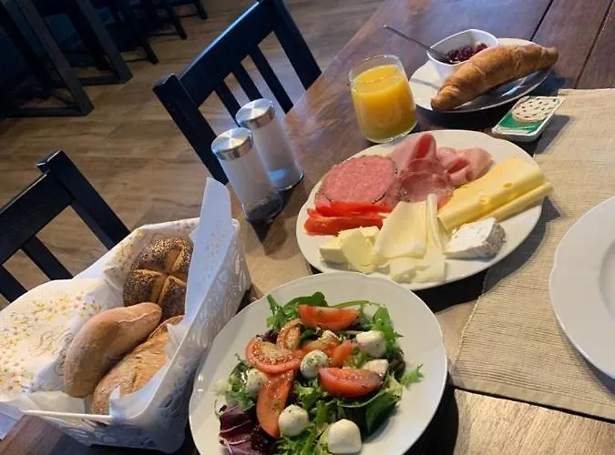 Uroczysko Olesnica Bed & Breakfast 3*